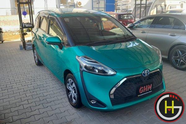 TOYOTA Sienta